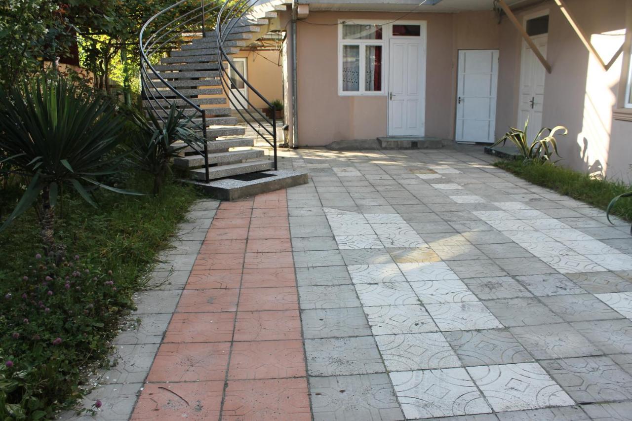 Iren Apartment Batumi Eksteriør bilde