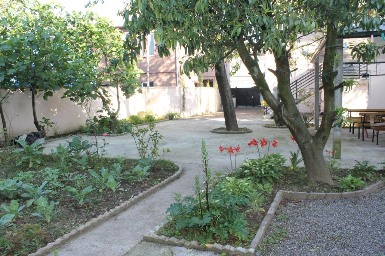 Iren Apartment Batumi Eksteriør bilde